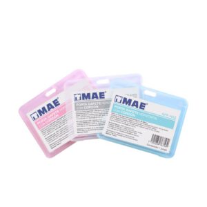 GAFETE DE PLASTICO HORIZONTAL 5.4 X8.5 CM COLOR PASTEL CON CORDON PAQUETE CON 12