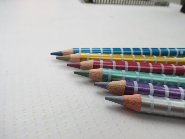 LAPICES DE COLORES LARGOS KIUT METAL CON 6 PZS